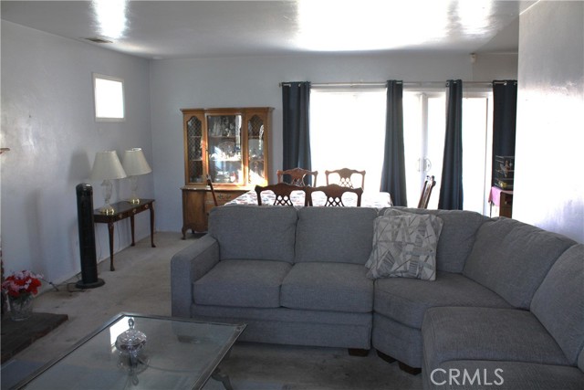 6400 Tournament Drive, Jurupa Valley CA: https://media.crmls.org/medias/03c45d56-256c-4031-b872-66930f496de7.jpg