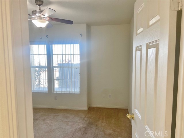 57281 Titian Court, Yucca Valley CA: https://media.crmls.org/medias/03c54b52-bf30-42b0-bdab-bc9285c87b6c.jpg