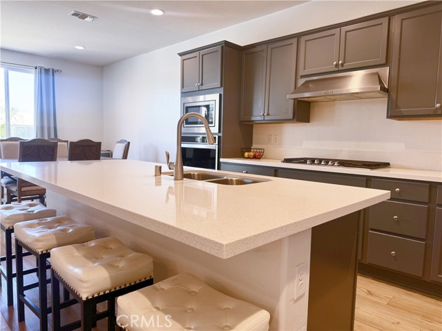 14680 Spanish Bay Way, Chowchilla CA: https://media.crmls.org/medias/03c5588d-298a-4a39-99e6-ddcf81eb33fb.jpg
