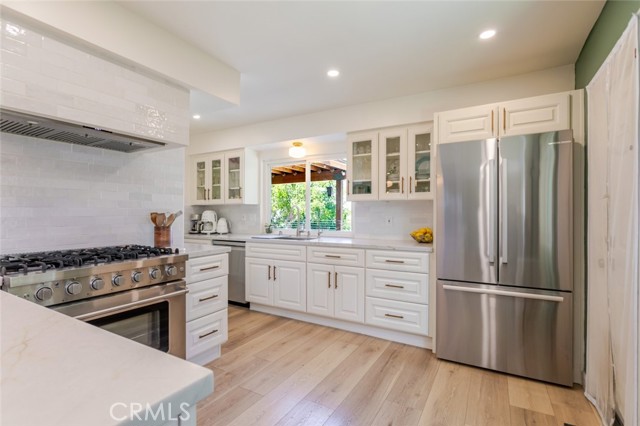 Detail Gallery Image 22 of 51 For 19707 Green Mountain Dr, Newhall,  CA 91321 - 4 Beds | 3 Baths