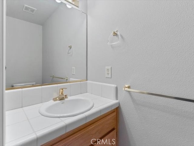 https://media.crmls.org/medias/03c72117-6c03-4daa-b5f6-4da31740a885.jpg?preset=X-Large