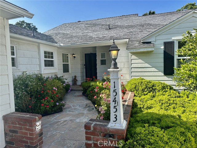 Detail Gallery Image 3 of 25 For 15453 Greenleaf St, Sherman Oaks,  CA 91403 - 2 Beds | 1/1 Baths