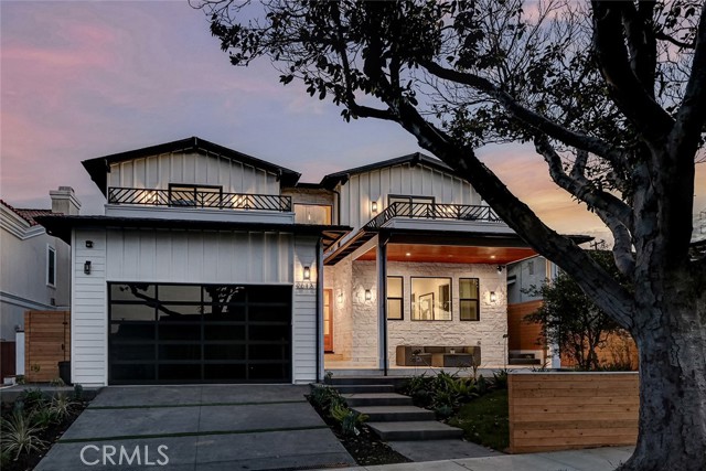 Detail Gallery Image 4 of 75 For 2612 159th St, Redondo Beach,  CA 90278 - 5 Beds | 5/1 Baths