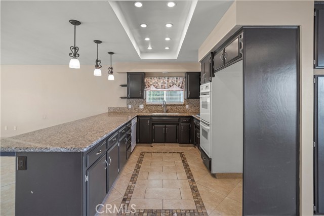 Detail Gallery Image 15 of 46 For 7805 Westdumfries Ct, Bakersfield,  CA 93309 - 4 Beds | 2 Baths