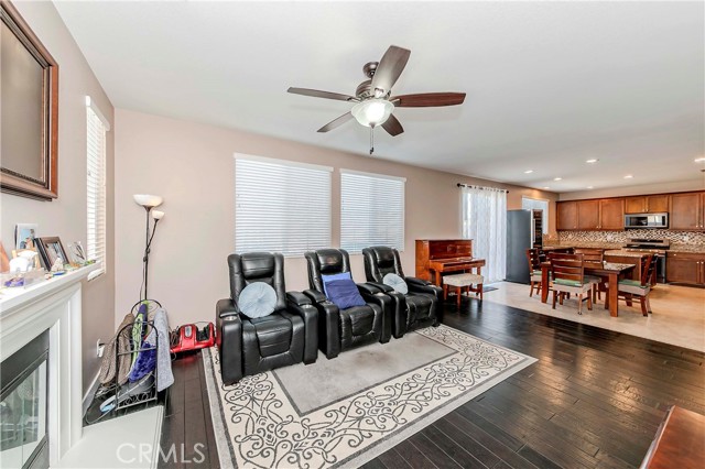 17 Citrus Glen, Buena Park CA: https://media.crmls.org/medias/03cb0888-7ba3-4593-b70f-30d66603c101.jpg