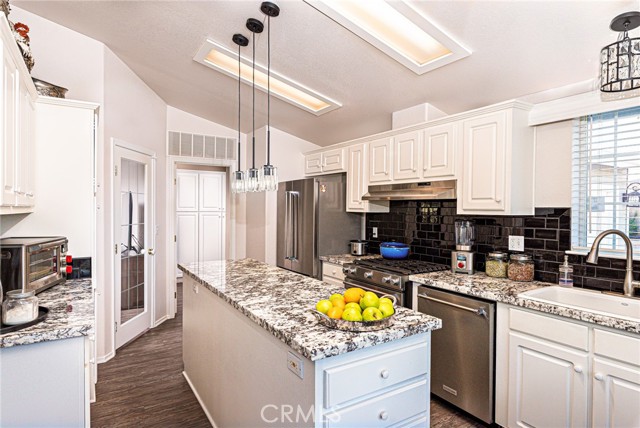 Detail Gallery Image 7 of 33 For 27250 Murrieta Rd #283,  Menifee,  CA 92586 - 3 Beds | 2 Baths