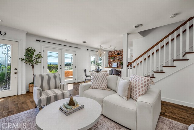 Detail Gallery Image 15 of 34 For 907 Diamond St, Redondo Beach,  CA 90277 - 4 Beds | 3 Baths