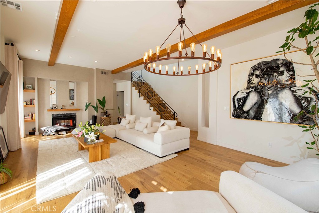 3946 Carpenter Avenue 1, Studio City, CA 91604