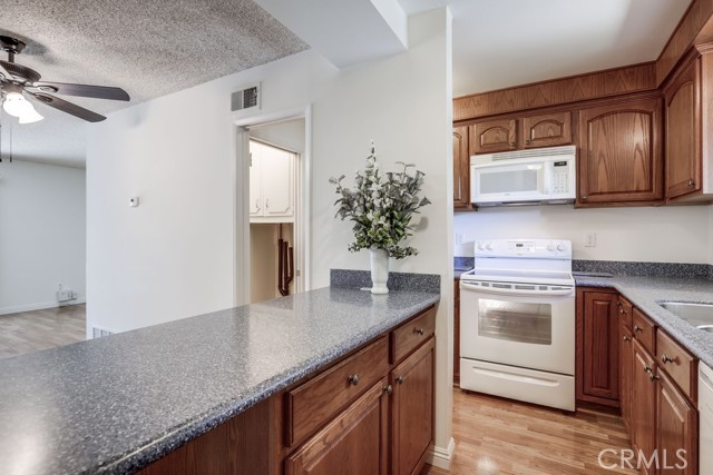 Detail Gallery Image 8 of 26 For 12100 Montecito Rd #49,  Los Alamitos,  CA 90720 - 3 Beds | 1/1 Baths