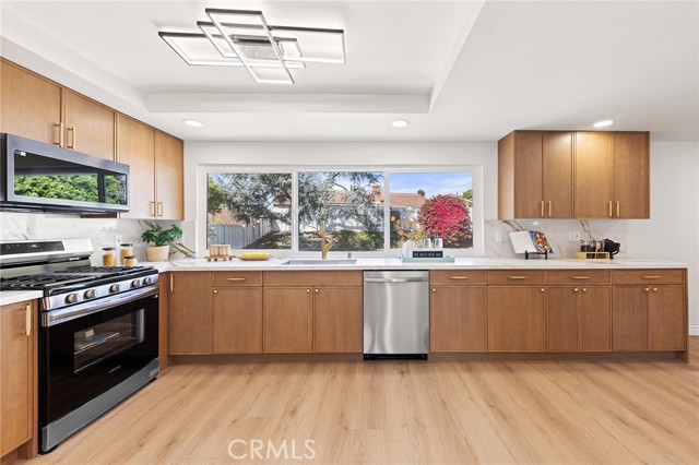 Image 19 of 56 For 19841 Lombardy Lane