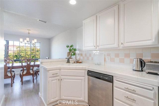 Detail Gallery Image 34 of 36 For 4430 Noble Ave #202,  Sherman Oaks,  CA 91403 - 2 Beds | 2 Baths