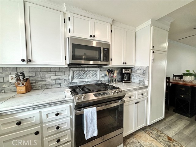 Detail Gallery Image 8 of 30 For 135 Doverfield Dr #58,  Placentia,  CA 92870 - 2 Beds | 1/1 Baths