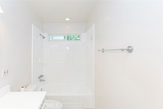 22504 Hartland St, West Hills CA: https://media.crmls.org/medias/03cd7bfa-6c9f-4c70-8fad-9bbe3c8f9132.jpg