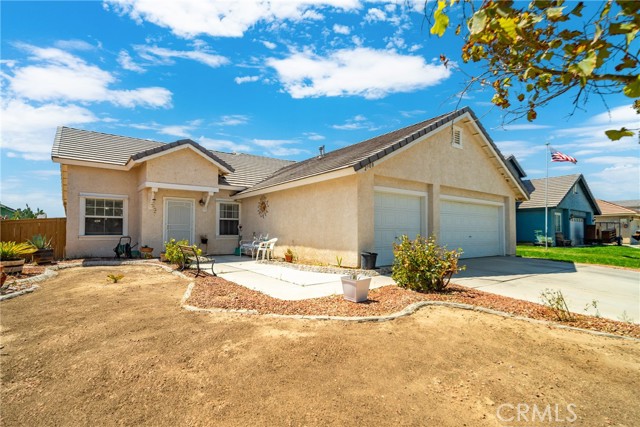 Detail Gallery Image 1 of 28 For 2700 W Cold Creek Ave, Rosamond,  CA 93560 - 4 Beds | 2 Baths