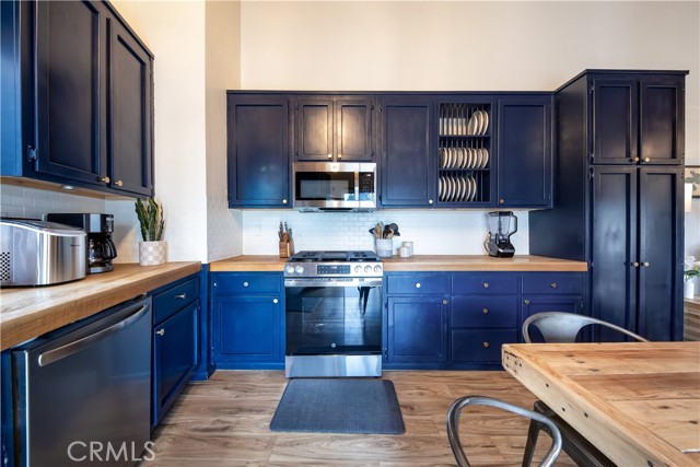 Detail Gallery Image 13 of 58 For 39651 Flicker Rd, Fawnskin,  CA 92333 - 5 Beds | 3/1 Baths