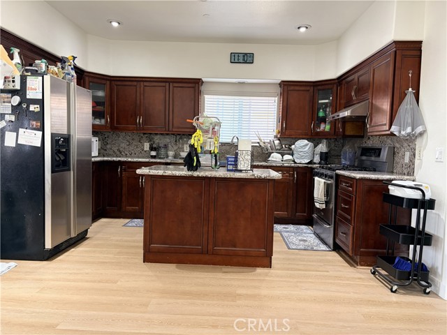 Detail Gallery Image 11 of 49 For 4941 W 130th, Hawthorne,  CA 90250 - 4 Beds | 4 Baths