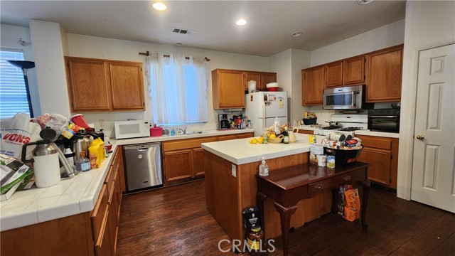 Detail Gallery Image 10 of 18 For 24852 Picnic Ln, Wildomar,  CA 92595 - 5 Beds | 4 Baths