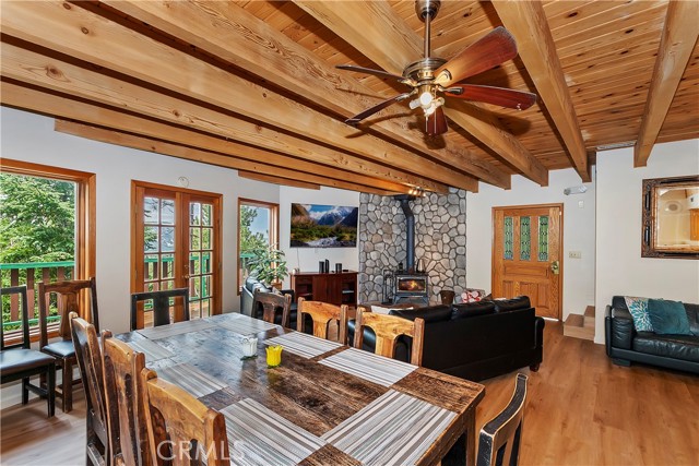 Detail Gallery Image 10 of 50 For 1377 La Crescenta Dr, Big Bear City,  CA 92314 - 3 Beds | 3/1 Baths