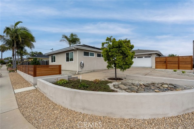 6017 Carnegie Street, San Diego CA: https://media.crmls.org/medias/03d01440-67e3-4bc9-8dd4-f66316ecd37e.jpg