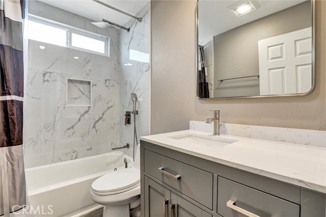 26072 Donegal Lane, Lake Forest CA: https://media.crmls.org/medias/03d0756f-1aa1-464b-8f9e-af8c807d494e.jpg