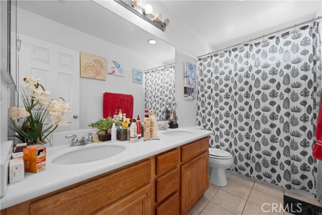 37032 Sabal Avenue, Palmdale CA: https://media.crmls.org/medias/03d07d75-5276-48f6-ac63-34da785c7b66.jpg