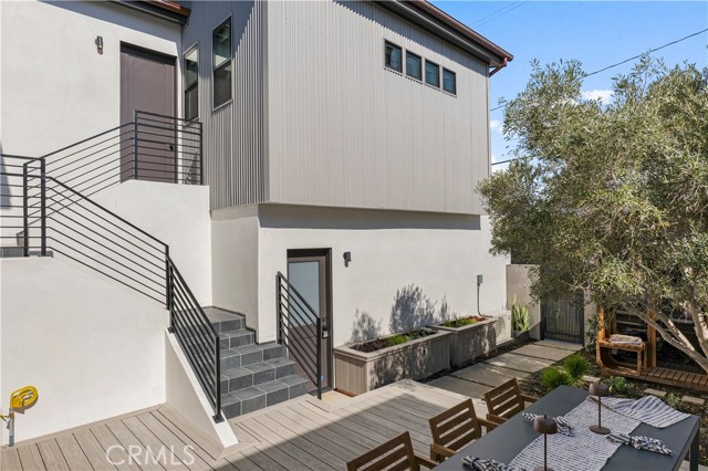 Detail Gallery Image 37 of 40 For 2212 Cliff Dr, Newport Beach,  CA 92663 - 5 Beds | 5/1 Baths