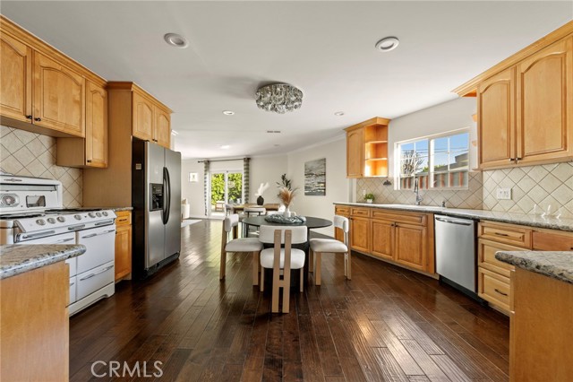 Detail Gallery Image 13 of 47 For 13951 Addison, Sherman Oaks,  CA 91423 - 3 Beds | 2 Baths