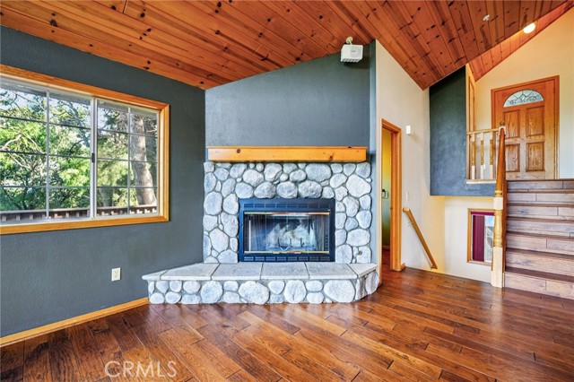 Detail Gallery Image 4 of 35 For 25274 North Rd, Twin Peaks,  CA 92391 - 3 Beds | 2/1 Baths