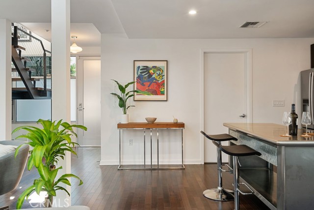 4111 W Sunset Boulevard, Los Angeles CA: https://media.crmls.org/medias/03d3a612-c38d-402a-bdff-1bf25534e301.jpg