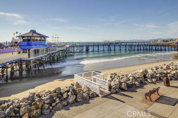 565 Esplanade, Redondo Beach, California 90277, 1 Bedroom Bedrooms, ,Residential,Sold,Esplanade,SB21248131