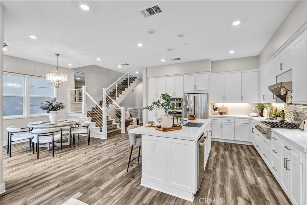 MLS #OC25184425 image #9