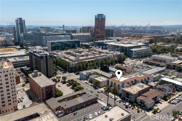 327 Chestnut Avenue, Long Beach CA: https://media.crmls.org/medias/03d44d40-84d4-488e-a213-df98aae380bd.jpg
