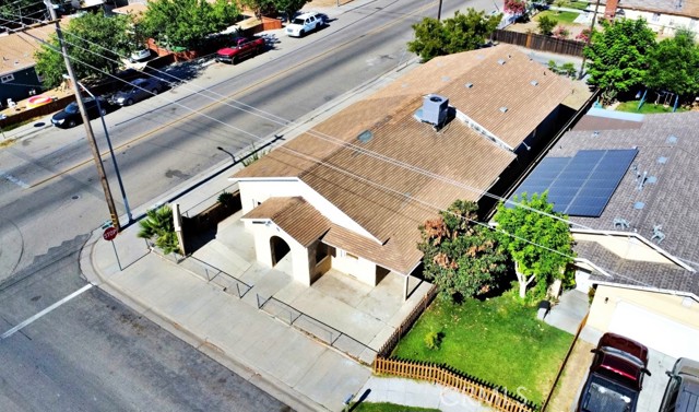 900 Sonora Street, Madera CA: https://media.crmls.org/medias/03d4d5c6-4a95-4eb8-9678-1f5b3ba07366.jpg