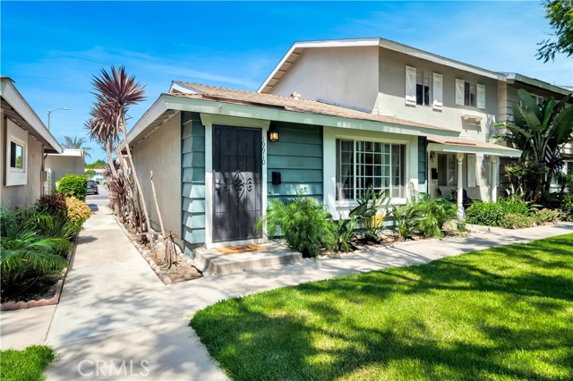 19910 Vermont Ln, Huntington Beach, CA 92646