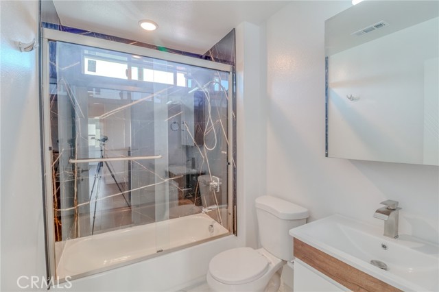 Detail Gallery Image 16 of 27 For 14424 Buvan Ct, Moreno Valley,  CA 92555 - 5 Beds | 3/1 Baths