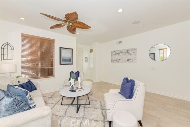 Detail Gallery Image 17 of 41 For 20 Cousteau Ln, Ladera Ranch,  CA 92694 - 3 Beds | 2/1 Baths