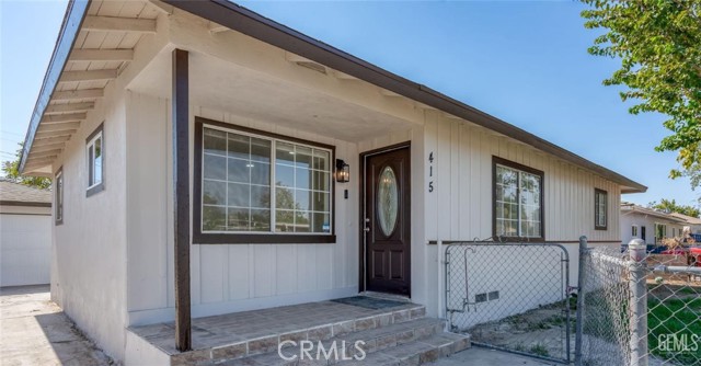 Detail Gallery Image 3 of 28 For 415 Sperry St, Bakersfield,  CA 93307 - 3 Beds | 1 Baths