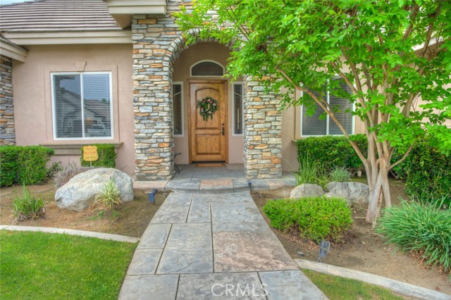 Detail Gallery Image 6 of 65 For 1507 Cromerton, Bakersfield,  CA 93311 - 5 Beds | 2/1 Baths