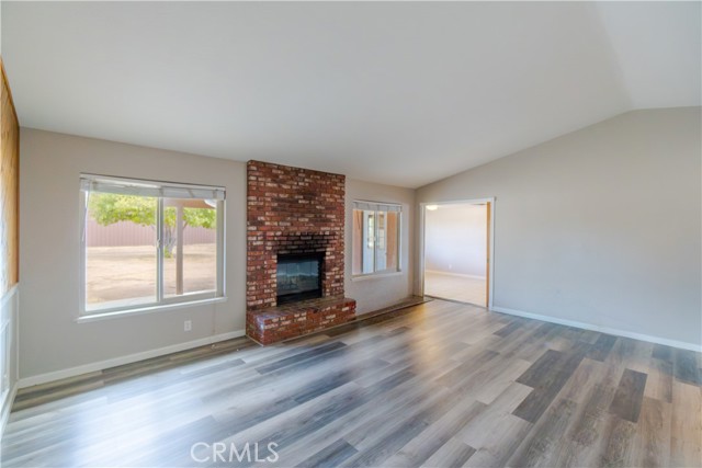Detail Gallery Image 22 of 75 For 14064 Tioga, Oak Hills,  CA 92344 - 5 Beds | 2/1 Baths