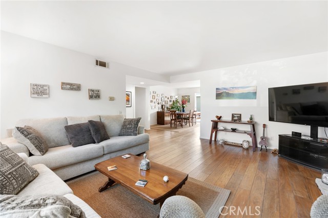 4818 Island View, Oxnard CA: https://media.crmls.org/medias/03d7d78c-7365-48c5-ba8f-92f4c40d9671.jpg