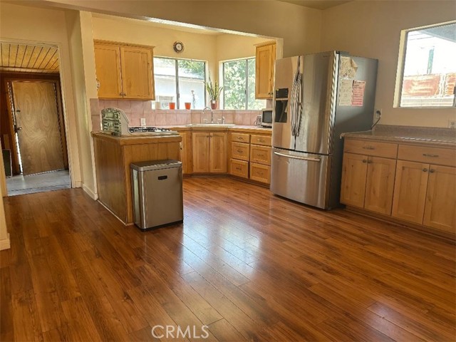 15625 La Mesa Street photo 6