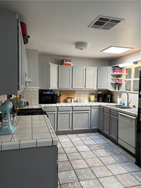 Detail Gallery Image 4 of 15 For 1912 Forane, Barstow,  CA 92311 - 3 Beds | 2 Baths