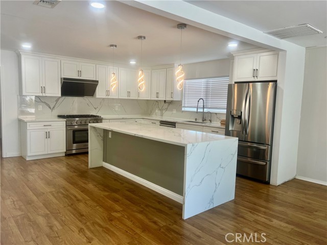 6925 Maycroft Drive, Rancho Palos Verdes CA: https://media.crmls.org/medias/03d8db4f-7f15-4e57-9a2c-c72fca09185a.jpg