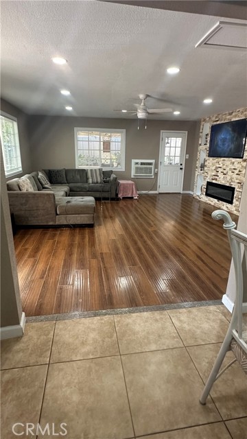 Detail Gallery Image 4 of 19 For 11073 Arlington Ave, Riverside,  CA 92505 - – Beds | – Baths