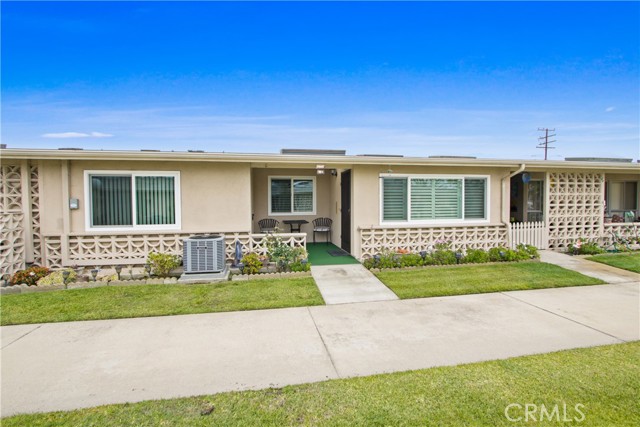Detail Gallery Image 1 of 24 For 13350 St. Andrews 68i M12, Seal Beach,  CA 90740 - 2 Beds | 1 Baths