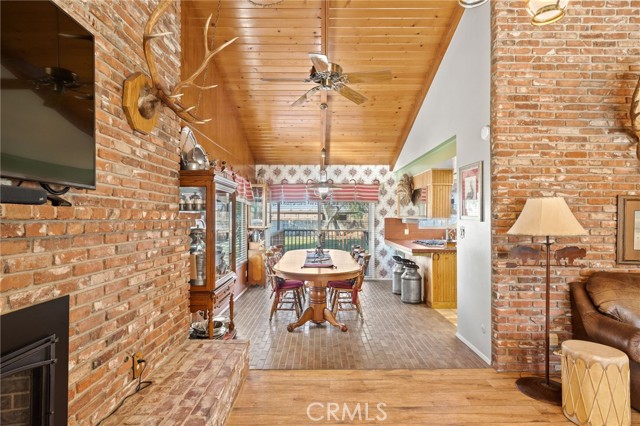 Detail Gallery Image 12 of 69 For 34378 7th Standard, Bakersfield,  CA 93314 - 4 Beds | 3 Baths