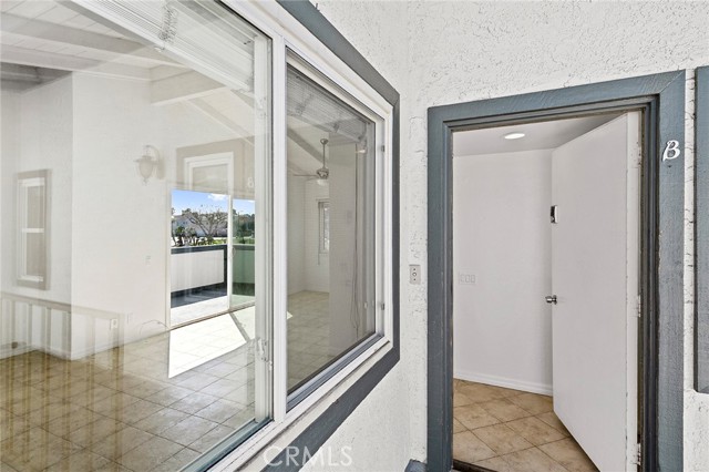 Detail Gallery Image 18 of 32 For 203 Cedar St a & B,  Newport Beach,  CA 92663 - 4 Beds | 3 Baths