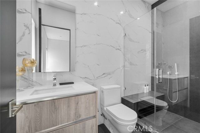 Detail Gallery Image 39 of 59 For 15231 Greenleaf St, Sherman Oaks,  CA 91403 - 6 Beds | 7/1 Baths