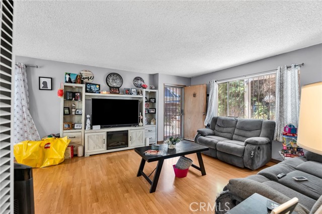 2660 Newell Street, County - Los Angeles CA: https://media.crmls.org/medias/03da6b2d-2af1-4e44-b350-7567ddd9947c.jpg