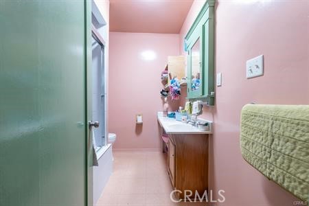 3025 Edgehill Drive, Los Angeles CA: https://media.crmls.org/medias/03db2d09-2189-43ce-aea8-877626cea610.jpg